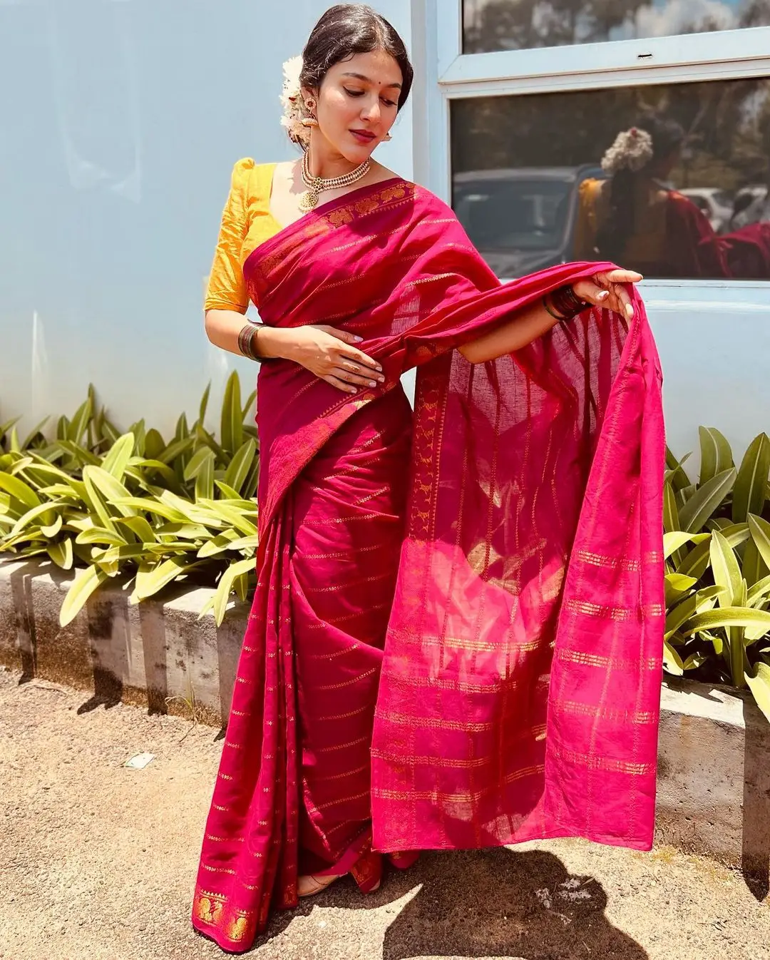 Indian Actress Anarkali Nazar Stills in Maroon Saree Yellow Blouse